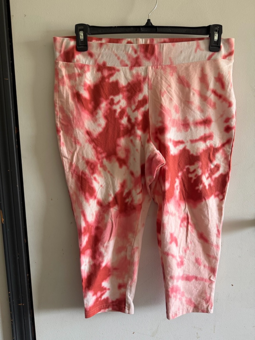 Torrid Capri Tie Dye cropped Leggings Plus Size 2 Stretch Elastic Waist